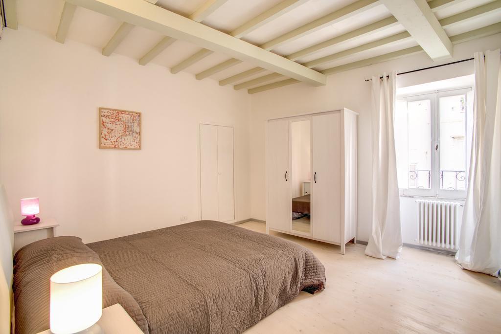 Three Bedroom Apartment Campo Dei Fiori Ρώμη Δωμάτιο φωτογραφία